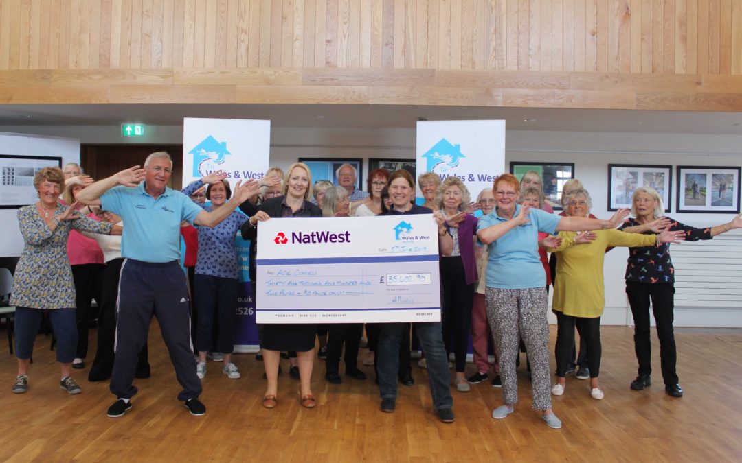 Wales & West Housing donates more than £35,000 to help   older people in Wales