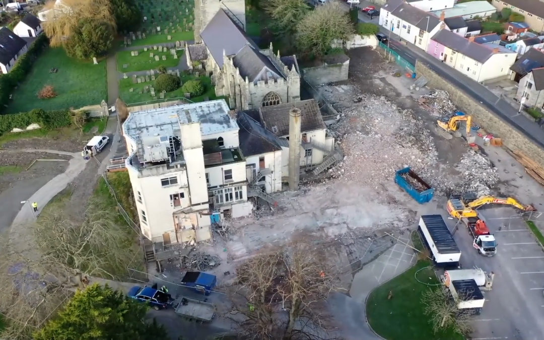 Diwygio’r cynlluniau ar gyfer ailddatblygiad safle hen Ysbyty Aberteifi