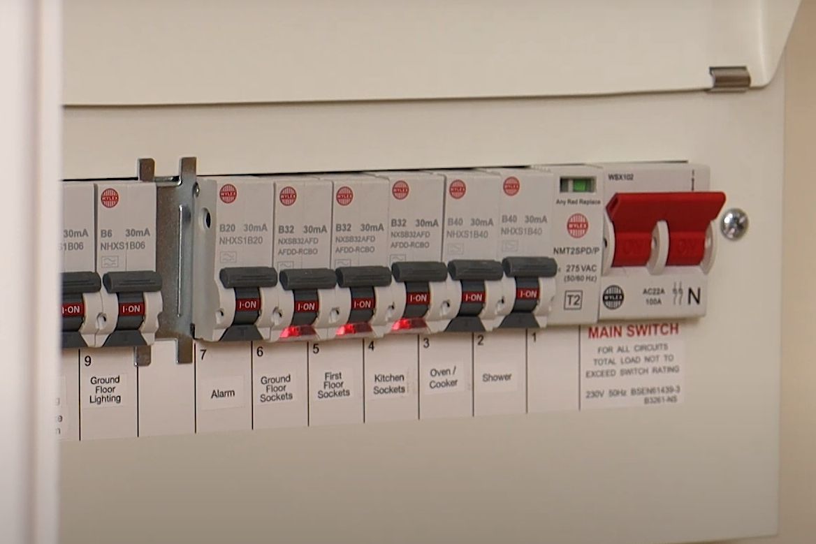 Image of an Air Source Heat Pump machine on the ext